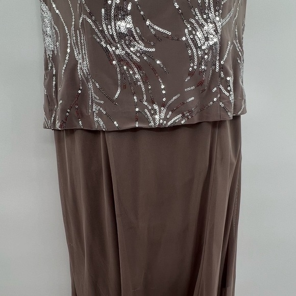 Alex Evenings Sequined A-Line Midi Dress Size 8P - Picture 5 of 8